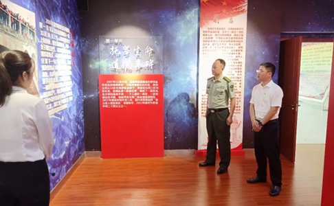 山東省縣委常委人武部上校部長蒞臨邁德隆公司參觀指導(dǎo)